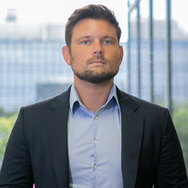 Denis   Zinoviev Associate Product Manager